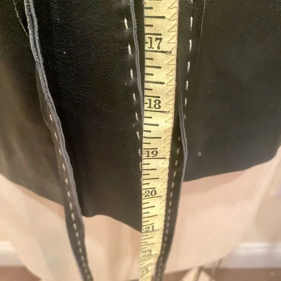 Lamb leather jacket. Size Medium, black. - Picture 8 of 10